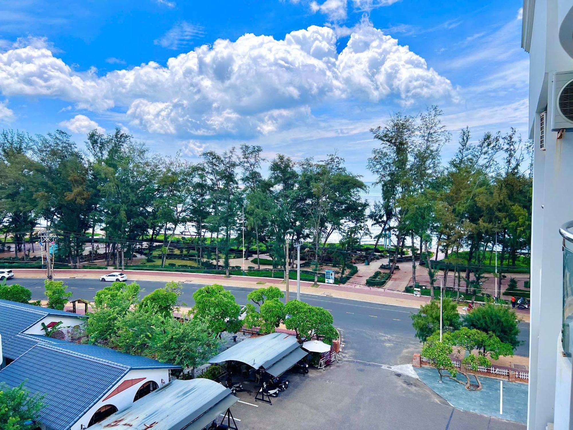 Khach San Binh Minh Hotel Phan Thiet Bagian luar foto
